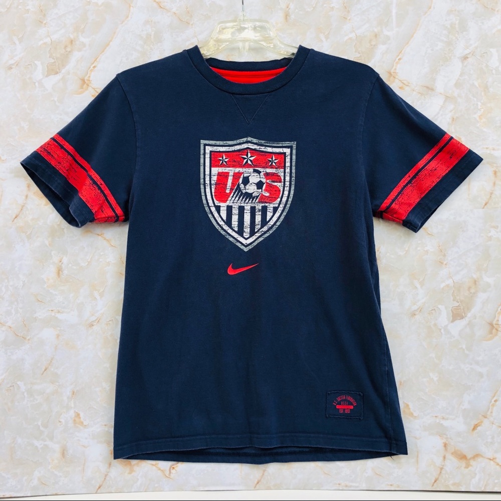 Nike shirt size S